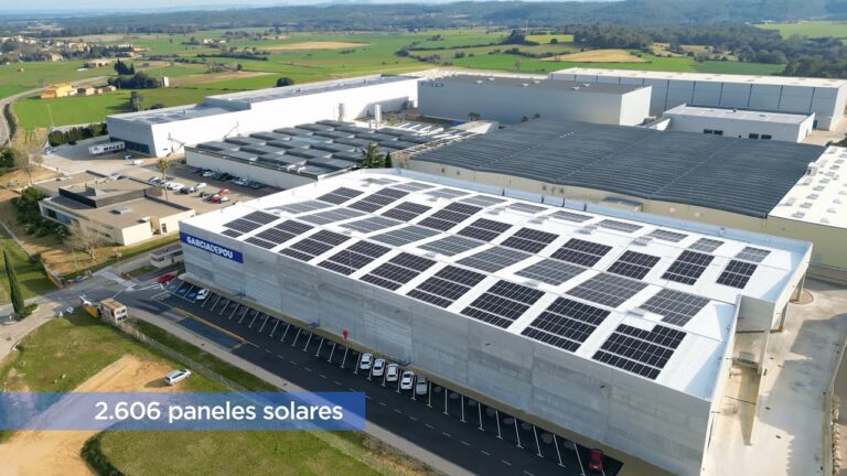 Reducci&oacute;n Efectiva de la Huella de Carbono con Placas Solares